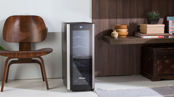 Modernidad y elegancia para tu casa con la Cava de Vino Winecool 12